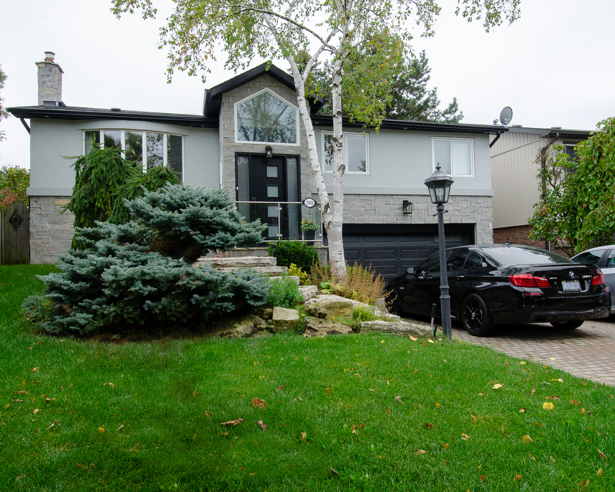 Double volume entrance.