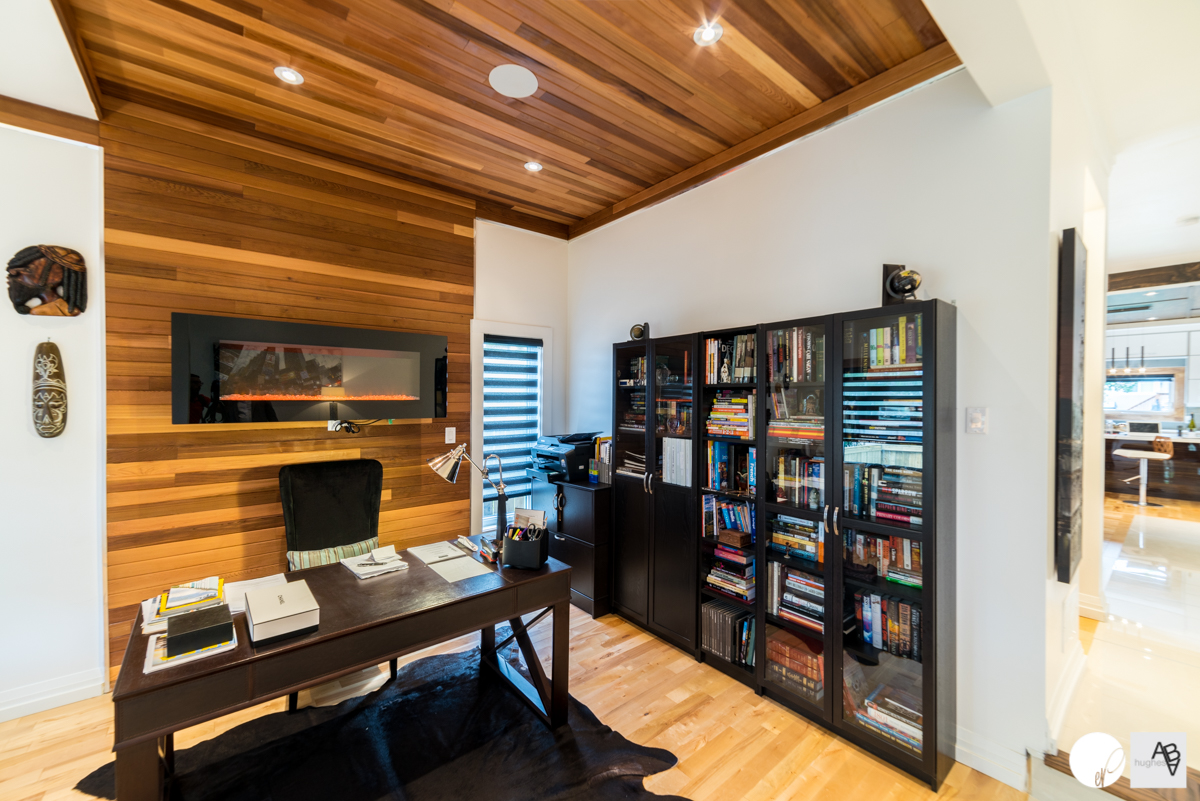 Double volume entrance.